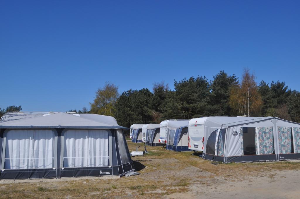 Nowoczesne Przyczepy Kempingowe Chalupy Royal-Camp Hotel Buitenkant foto